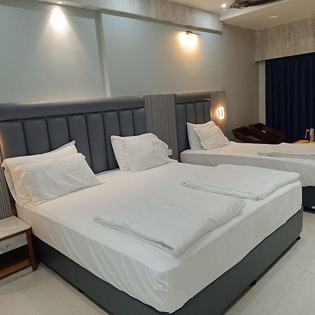 Hotel Lee Garden Near To Blue Flag Beach 500 Mtrs ปูรี ภายนอก รูปภาพ