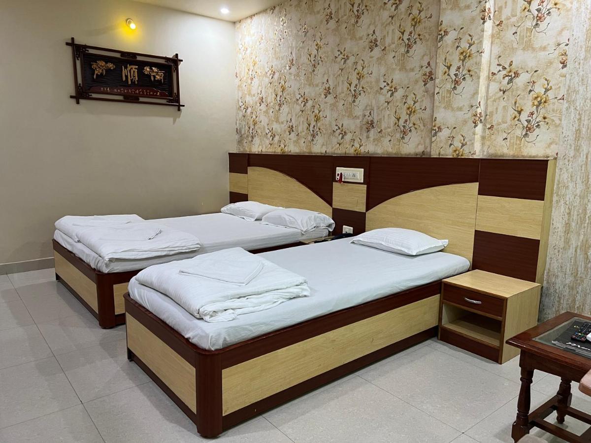 Hotel Lee Garden Near To Blue Flag Beach 500 Mtrs ปูรี ภายนอก รูปภาพ