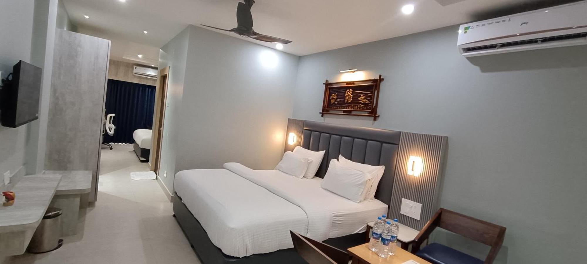 Hotel Lee Garden Near To Blue Flag Beach 500 Mtrs ปูรี ภายนอก รูปภาพ