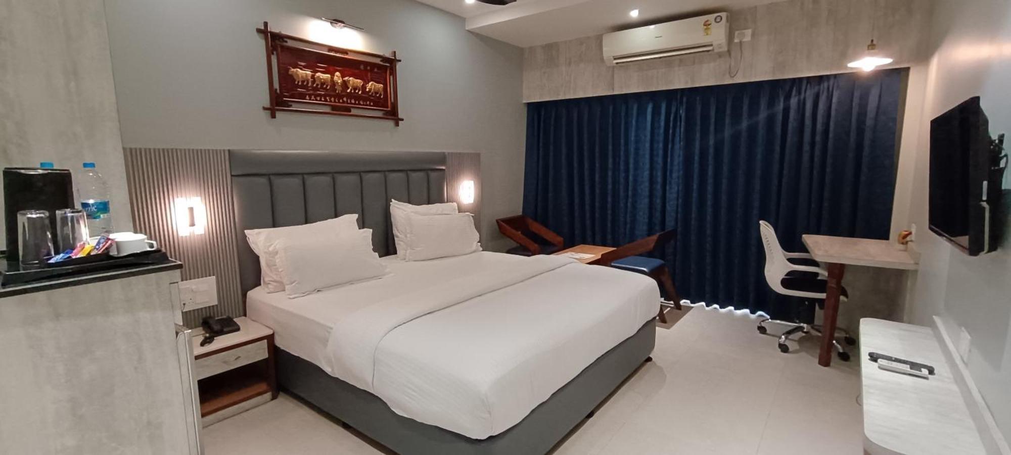 Hotel Lee Garden Near To Blue Flag Beach 500 Mtrs ปูรี ภายนอก รูปภาพ