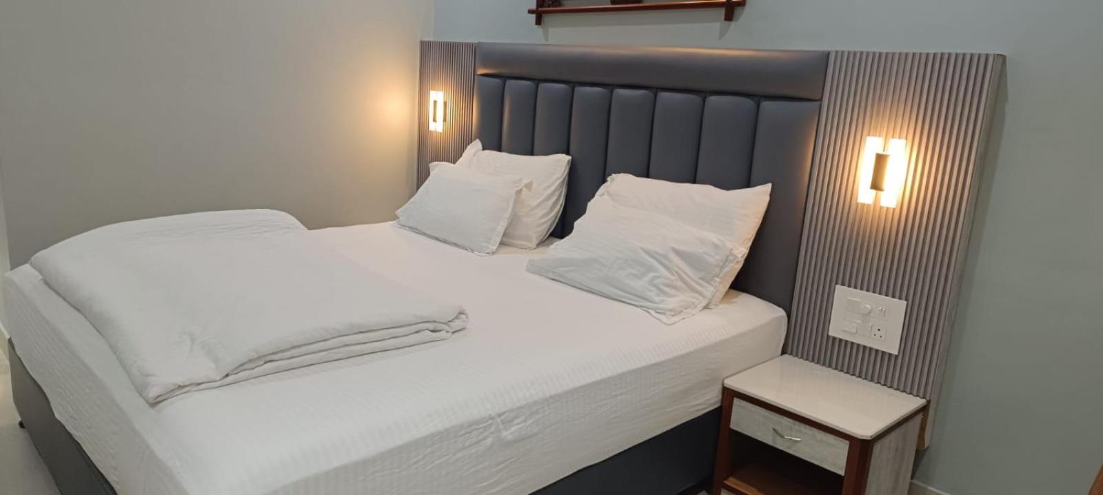 Hotel Lee Garden Near To Blue Flag Beach 500 Mtrs ปูรี ภายนอก รูปภาพ