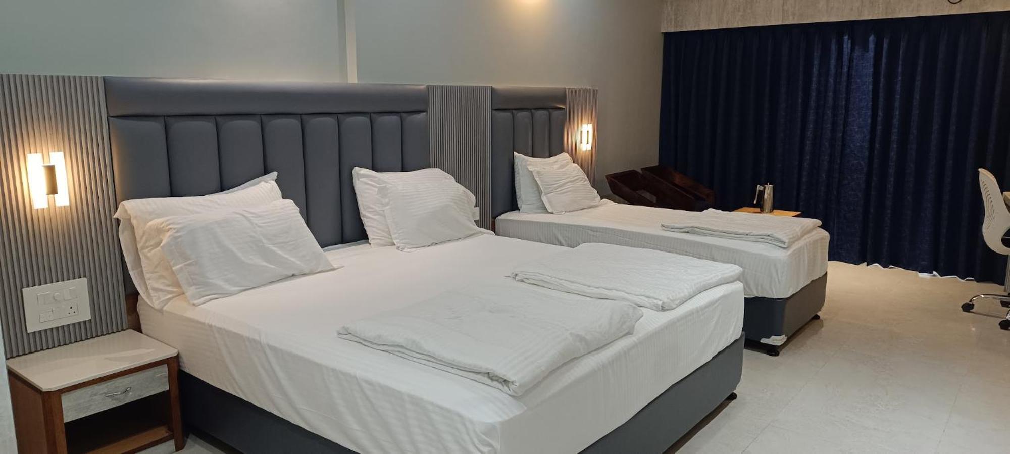 Hotel Lee Garden Near To Blue Flag Beach 500 Mtrs ปูรี ภายนอก รูปภาพ